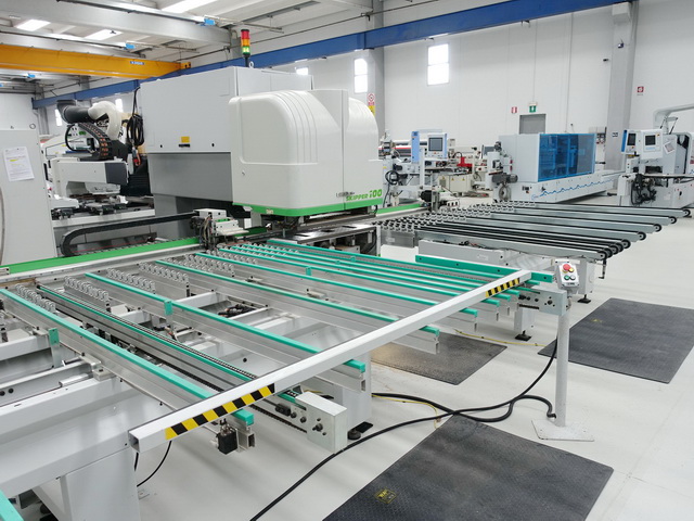 CENTRE D'USINAGE C.N.C. - BIESSE - Sofit