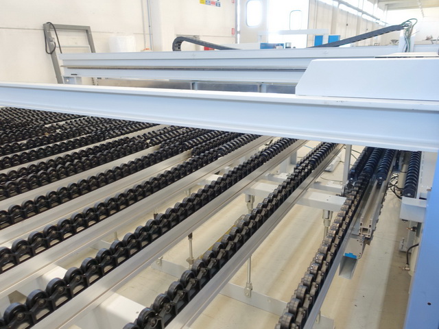 SCIE A PANNEAUX ANGULAIRE - HOLZMA (HOMAG Group) - Sofit