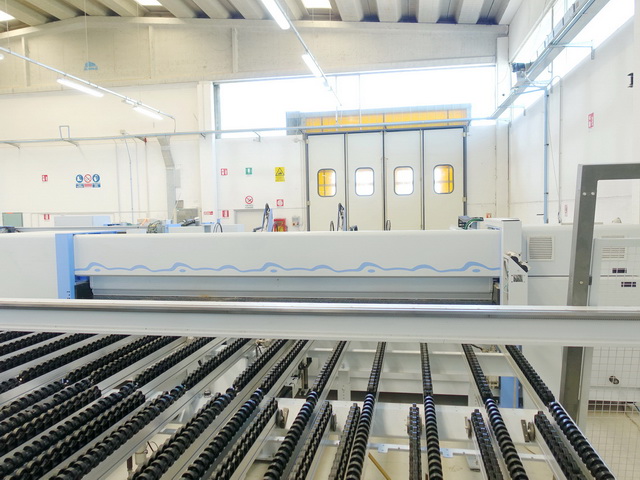 SCIE A PANNEAUX ANGULAIRE - HOLZMA (HOMAG Group) - Sofit
