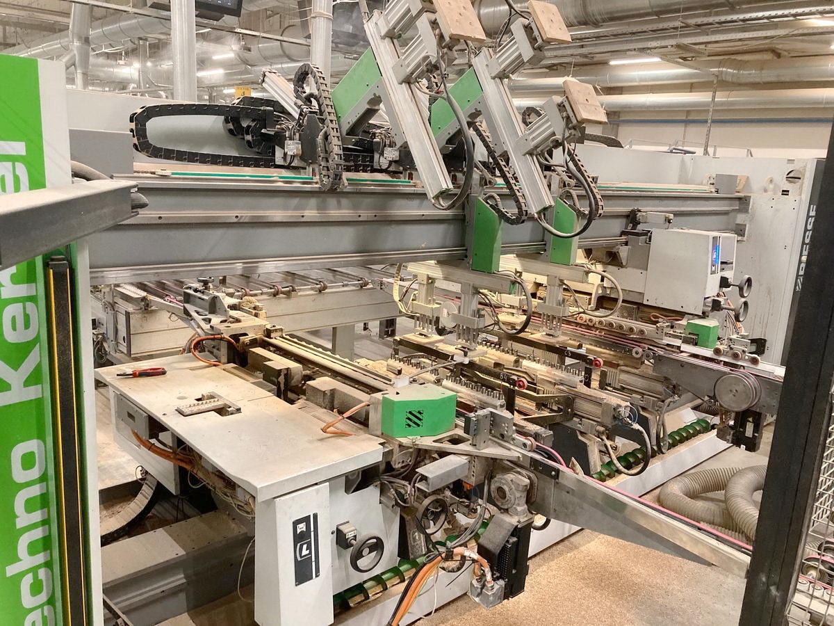 PERCEUSE (LIGNE AUTOMATIQUE DE PERCAGE) - BIESSE - Sofit