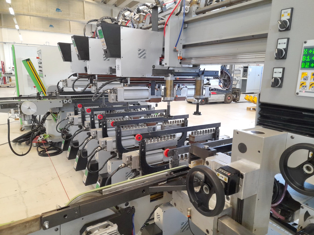 PERCEUSE AU DEFILE - BIESSE - Sofit