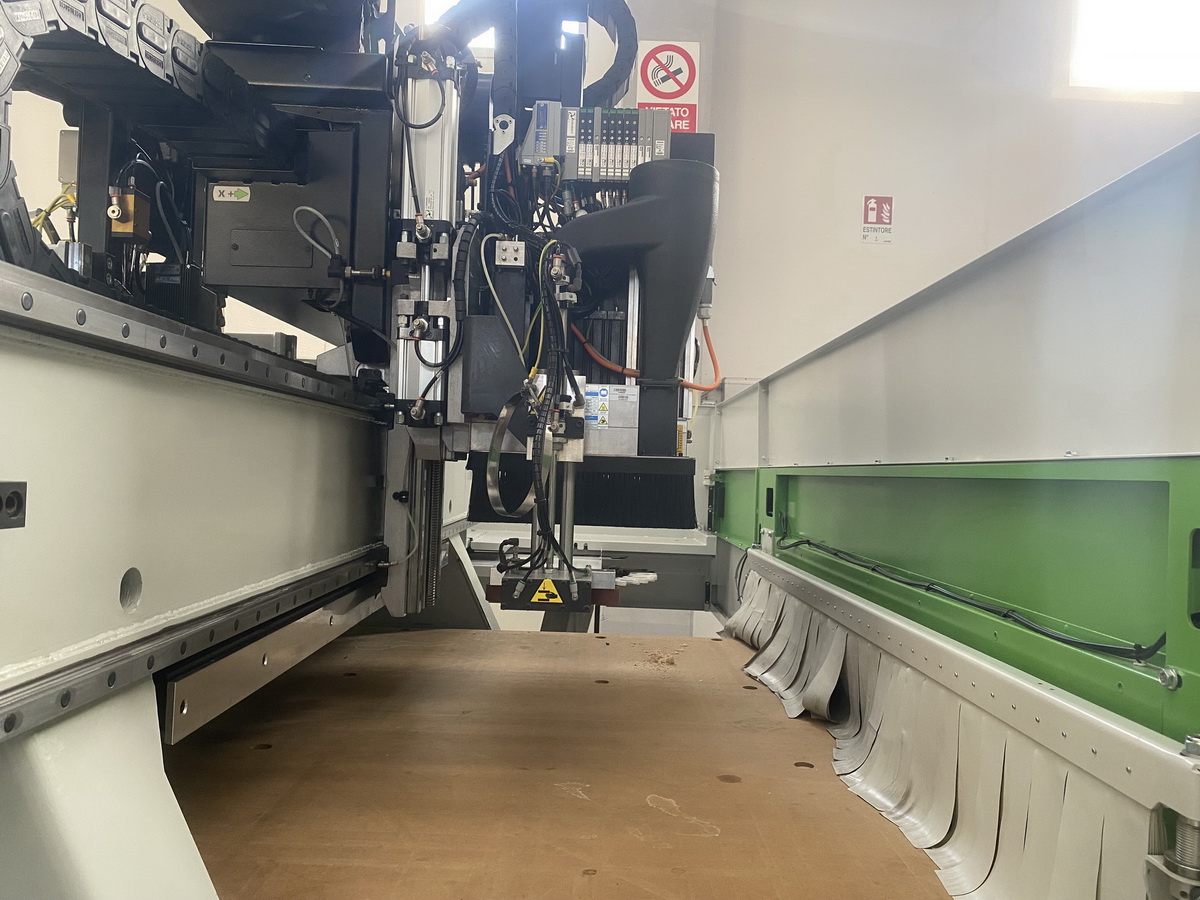 CENTRE D'USINAGE C.N.C. - BIESSE - Sofit
