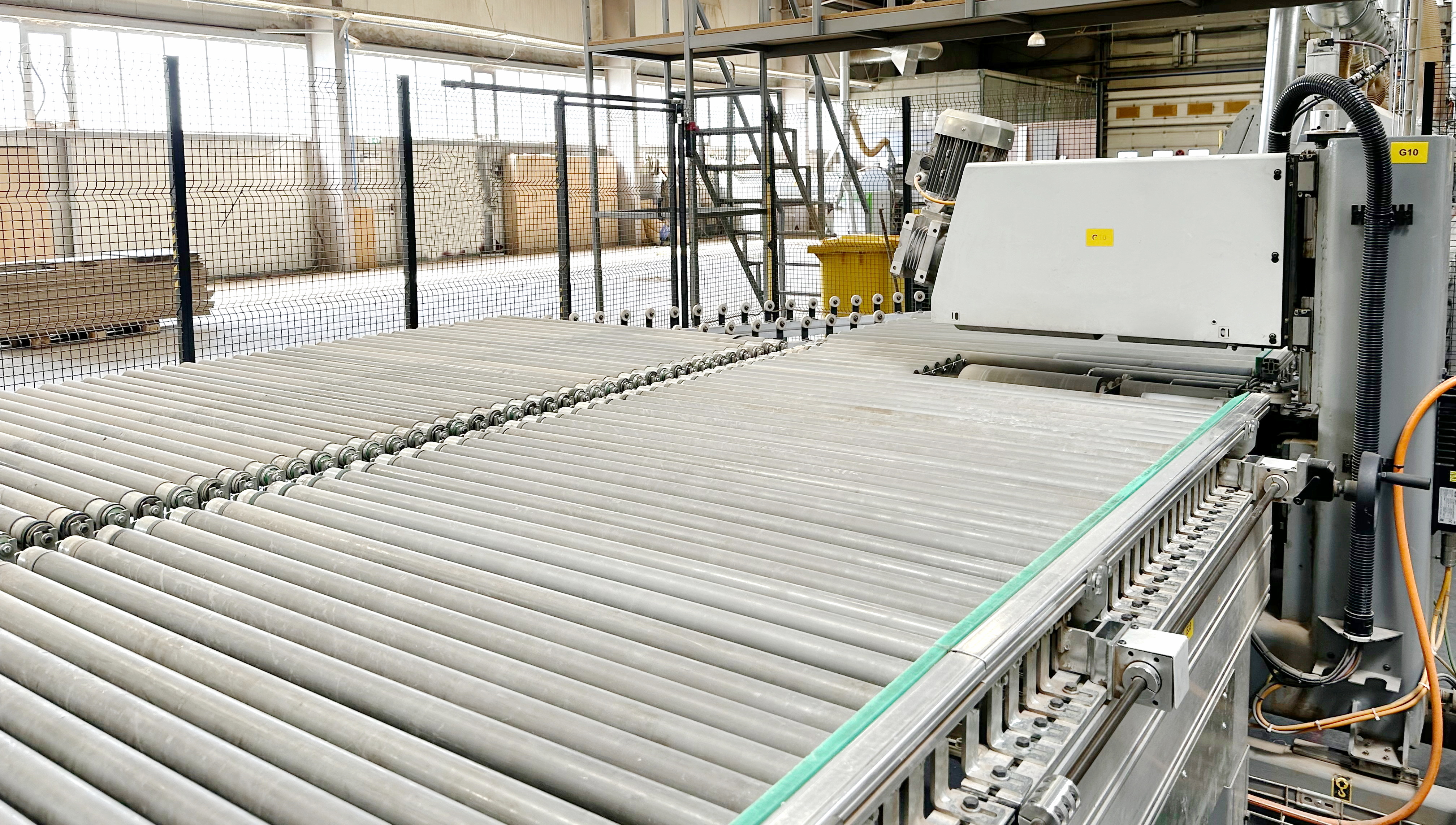 FACONNEUSE-PLAQUEUSE (LIGNE 4-COTES  de FACONNAGE-PLAQUAGE de CHANTS) - BIESSE + RBO - Sofit