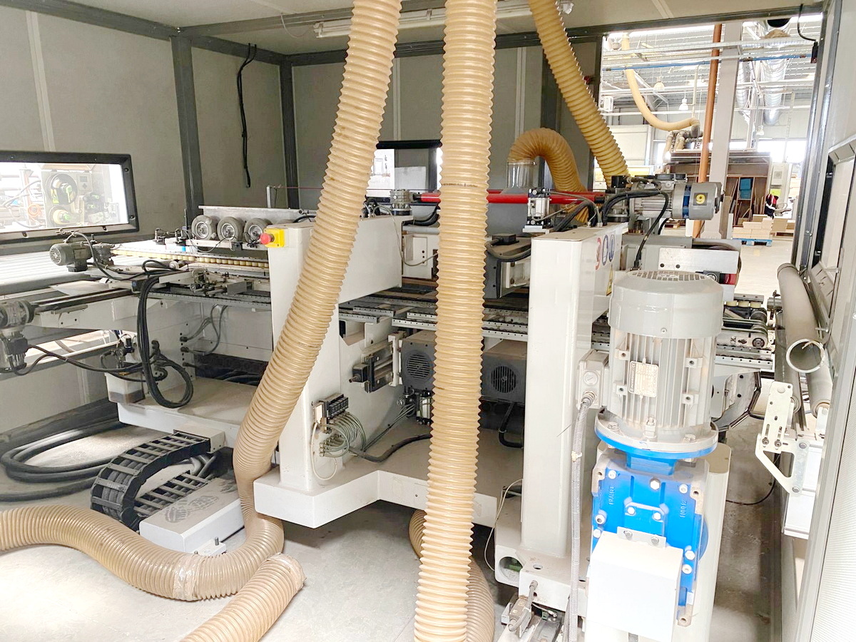 FACONNEUSE-PLAQUEUSE (LIGNE 4-COTES  de FACONNAGE-PLAQUAGE de CHANTS) - BIESSE + RBO - Sofit