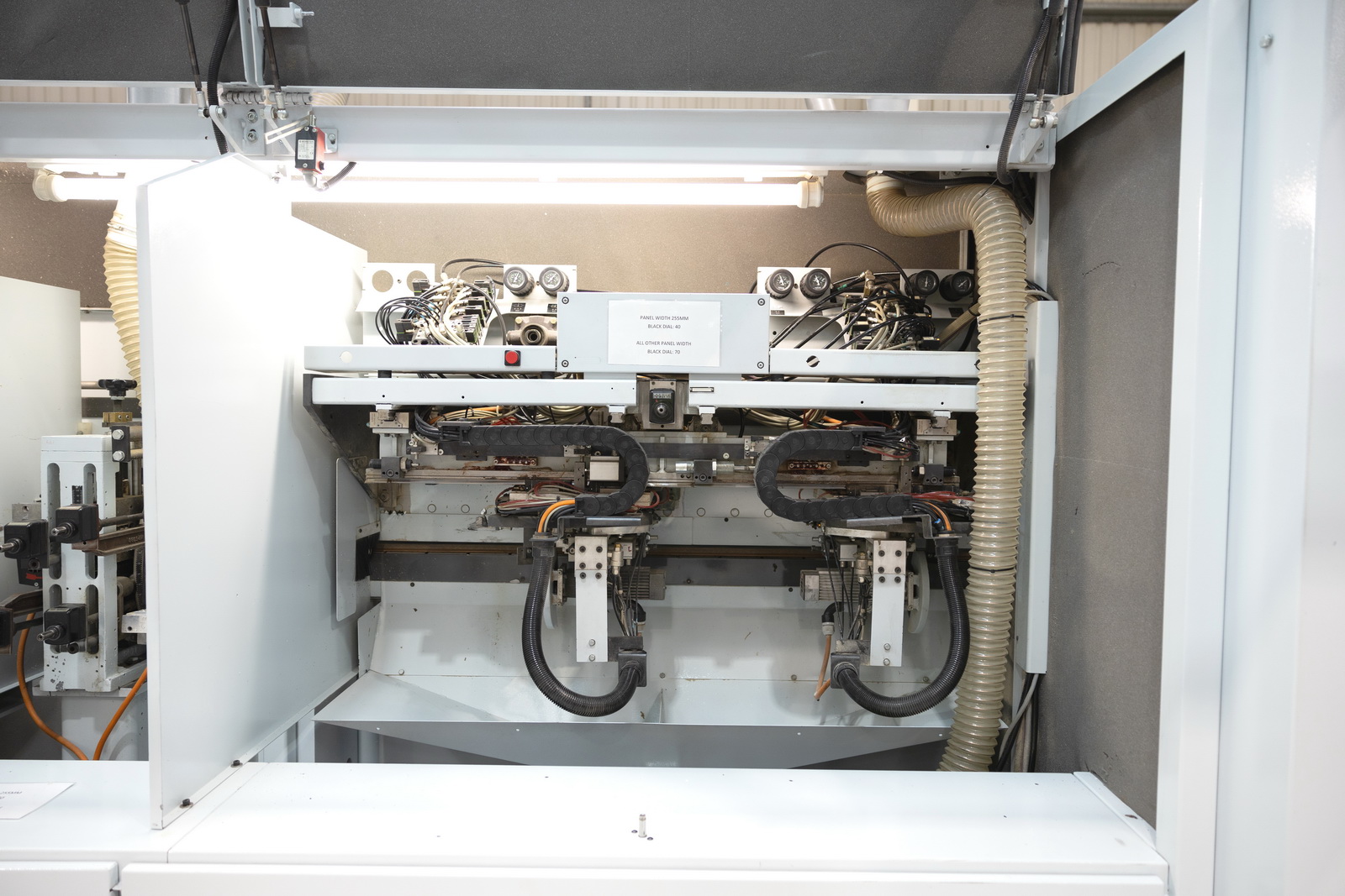 FACONNEUSE-PLAQUEUSE de CHANTS - SOFTFORMING - HOMAG + MAHROS - Sofit