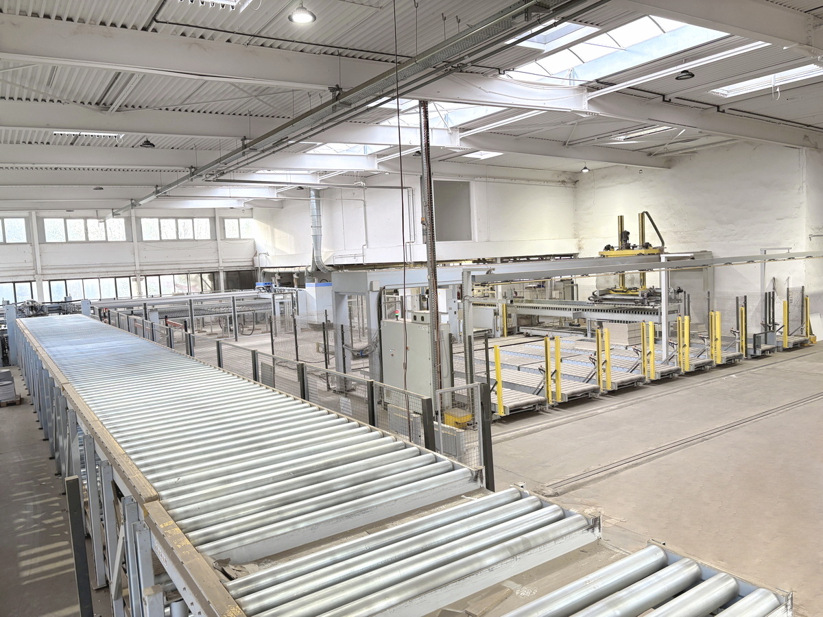 PLATTENAUFTEILSÄGEN WINKELANLAGE - HOLZMA (HOMAG Group) - Sofit