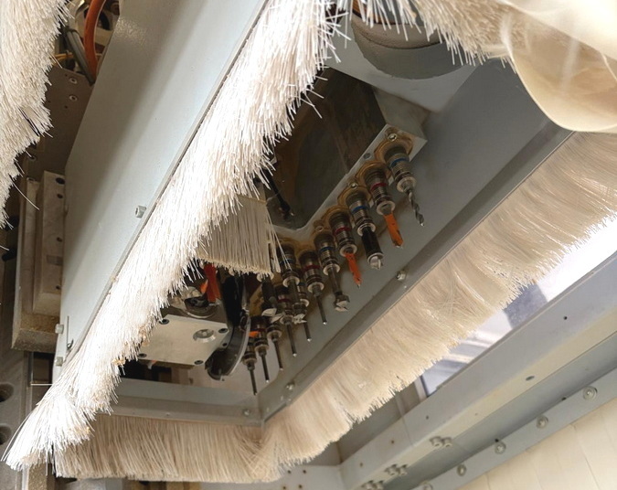 CENTRE D'USINAGE C.N.C. (DEFONCEUSE AVEC PLAQUAGE des CHANTS) - HOMAG - Sofit