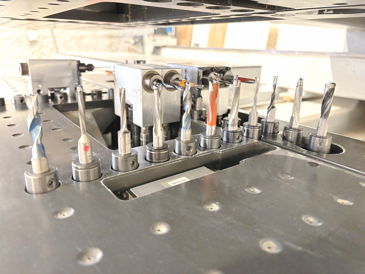 CENTRE D'USINAGE C.N.C. - BIESSE - Sofit