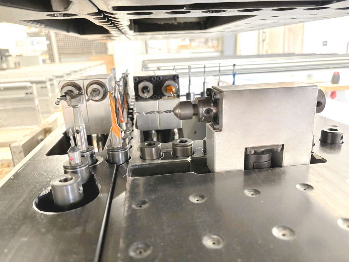 CENTRE D'USINAGE C.N.C. - BIESSE - Sofit