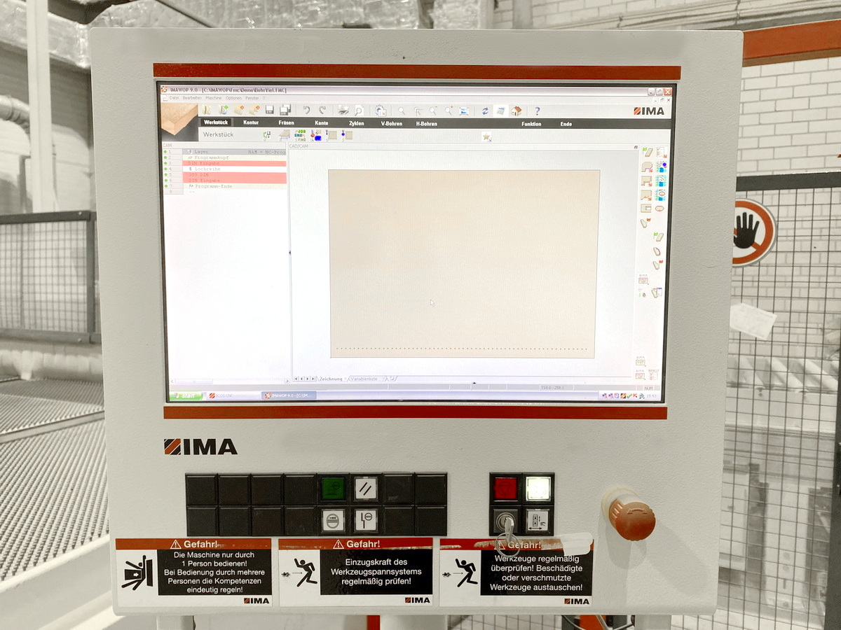 CENTRE D'USINAGE C.N.C. (DEFONCEUSE AVEC PLAQUAGE des CHANTS) - IMA - Sofit