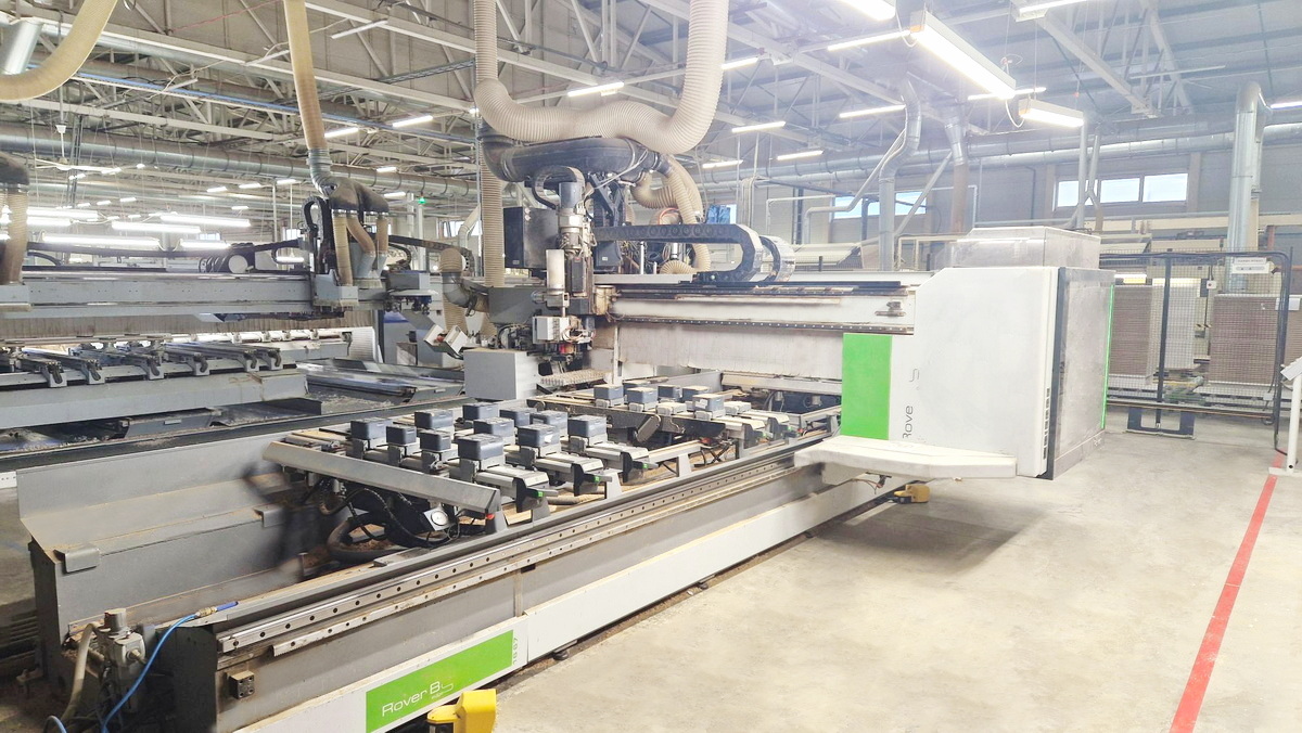 CENTRO DI LAVORO A C.N. (PANTOGRAFO CON BORDATURA) - BIESSE - Sofit