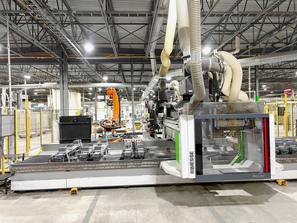 CENTRE D'USINAGE C.N.C. (DEFONCEUSE AVEC PLAQUAGE des CHANTS) - BIESSE + KUKA - Sofit