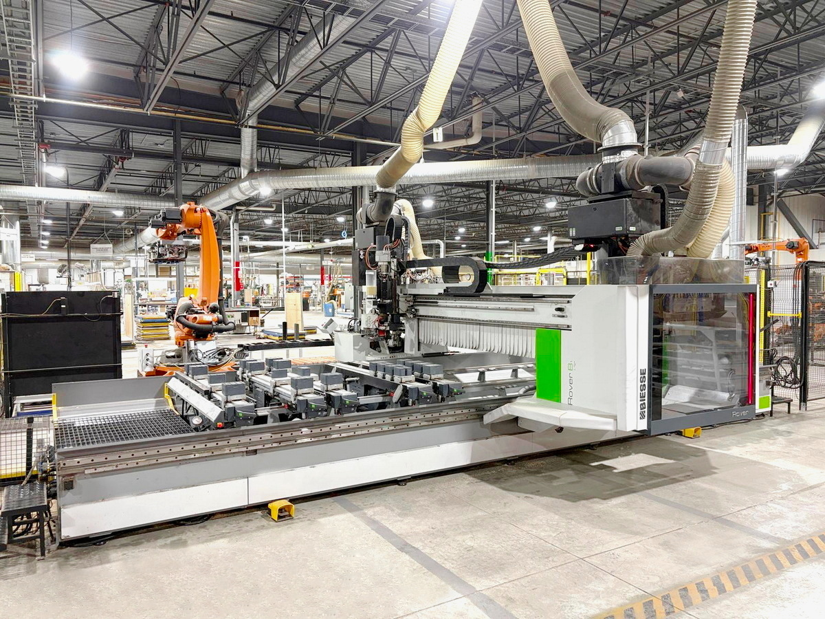 CENTRE D'USINAGE C.N.C. (DEFONCEUSE AVEC PLAQUAGE des CHANTS) - BIESSE + KUKA - Sofit