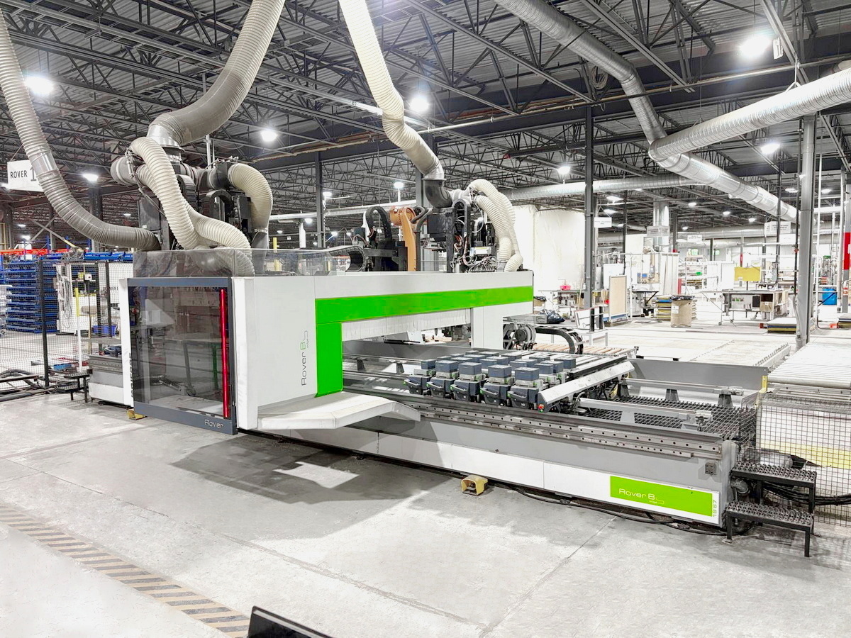 CENTRE D'USINAGE C.N.C. (DEFONCEUSE AVEC PLAQUAGE des CHANTS) - BIESSE + KUKA - Sofit