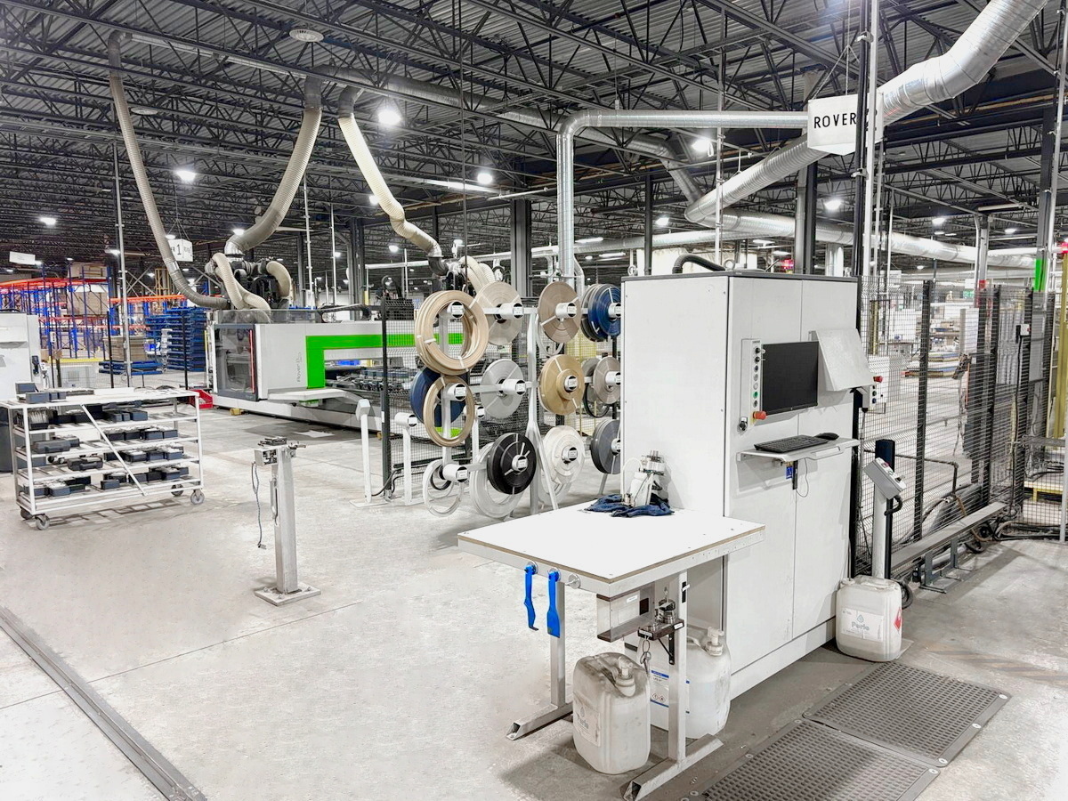 CENTRE D'USINAGE C.N.C. (DEFONCEUSE AVEC PLAQUAGE des CHANTS) - BIESSE + KUKA - Sofit